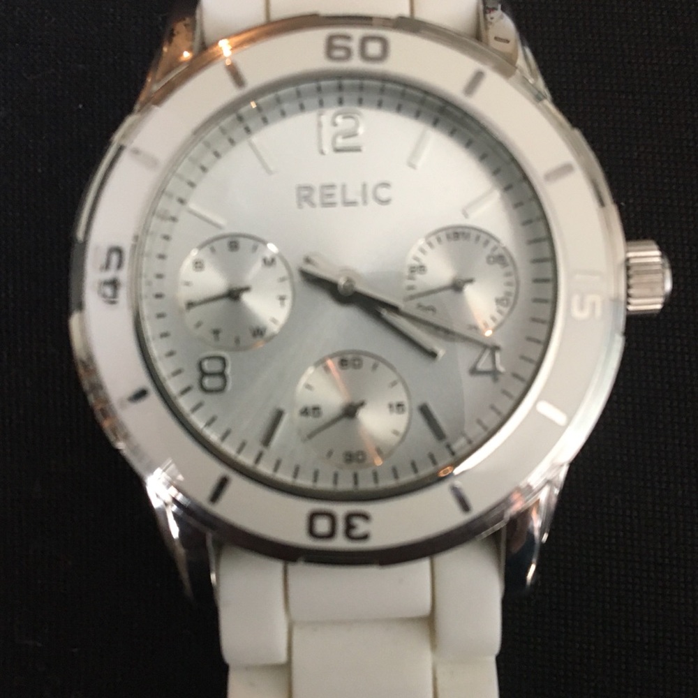 🔆SOLD🔆RELIC w/Working battery/ water resistant